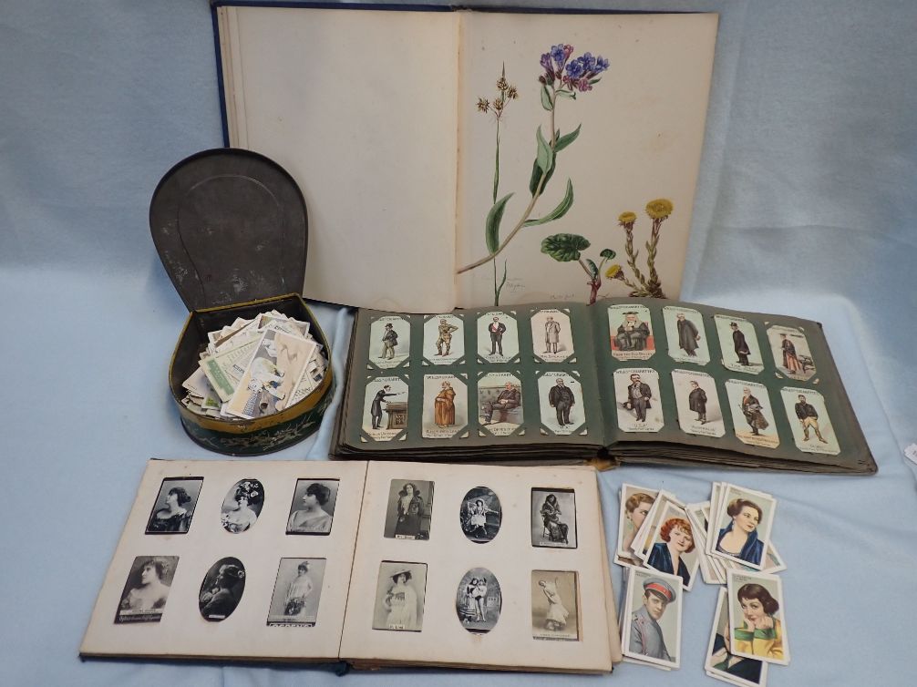 A COLLECTION OF CIGARETTE CARDS, SOME IN ALBUMS