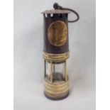 AN ACKROYD & BEST LTD 'HALEWOOD'S IMPROVED' MINER'S LAMP