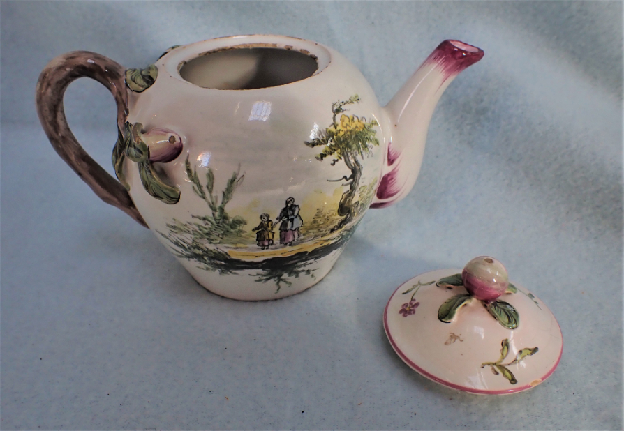 A FRENCH FAIENCE TEAPOT - Image 3 of 4