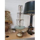 A VINTAGE TABLE LAMP