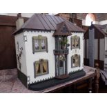 A MODERN DOLLS HOUSE