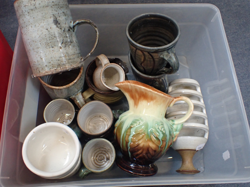 A COLLECTION OF CERAMICS - Image 4 of 5