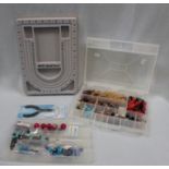 A COLLECTION OF JEWELLERY MAKING KIT