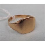 AN 18CT GOLD SIGNET RING