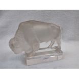 A LALIQUE GLASS BUFFALO