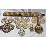 A COLLECTION OF 19TH CENTURY AND LATER HORSE BRASSES