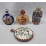 A CHINESE GLASS PAINTED SNUFF BOTTLE