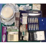 A QUANTITY OF MIXED CUTLERY