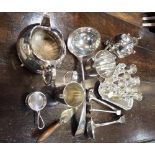 A COLLECTION OF SILVER PLATED ITEMS