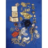 A COLLECTION OF COSTUME JEWELLERY