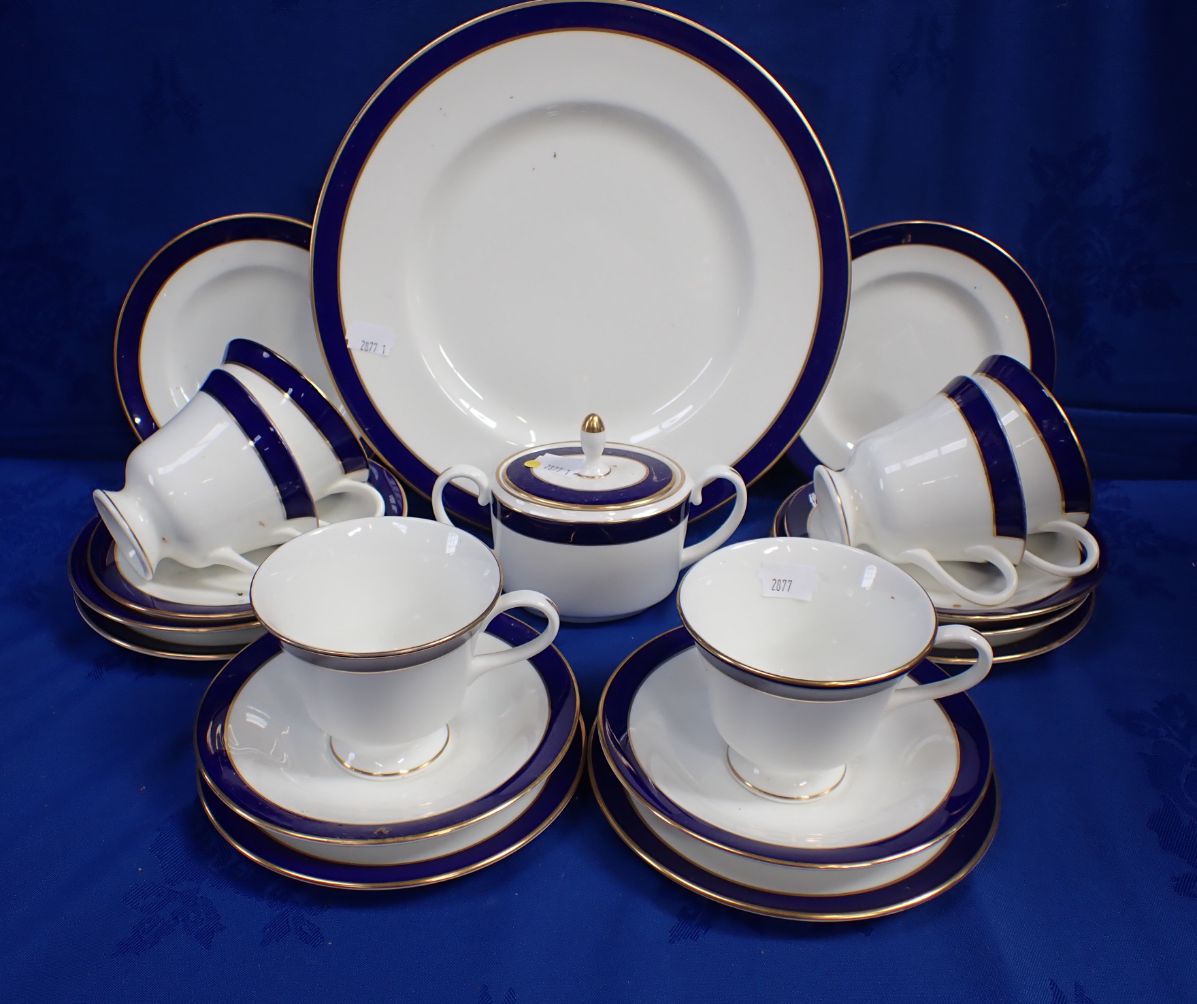 A COALPORT 'CARLTON' PART TEA SET