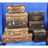 A COLLECTION OF VINTAGE LUGGAGE