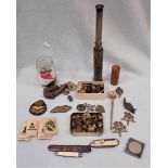 A COLLECTION OF SMALL MILTARY ITEMS