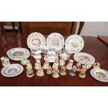 A LARGE COLLECTION OF ROYAL DOULTON BRAMLEY HEDGE WARES