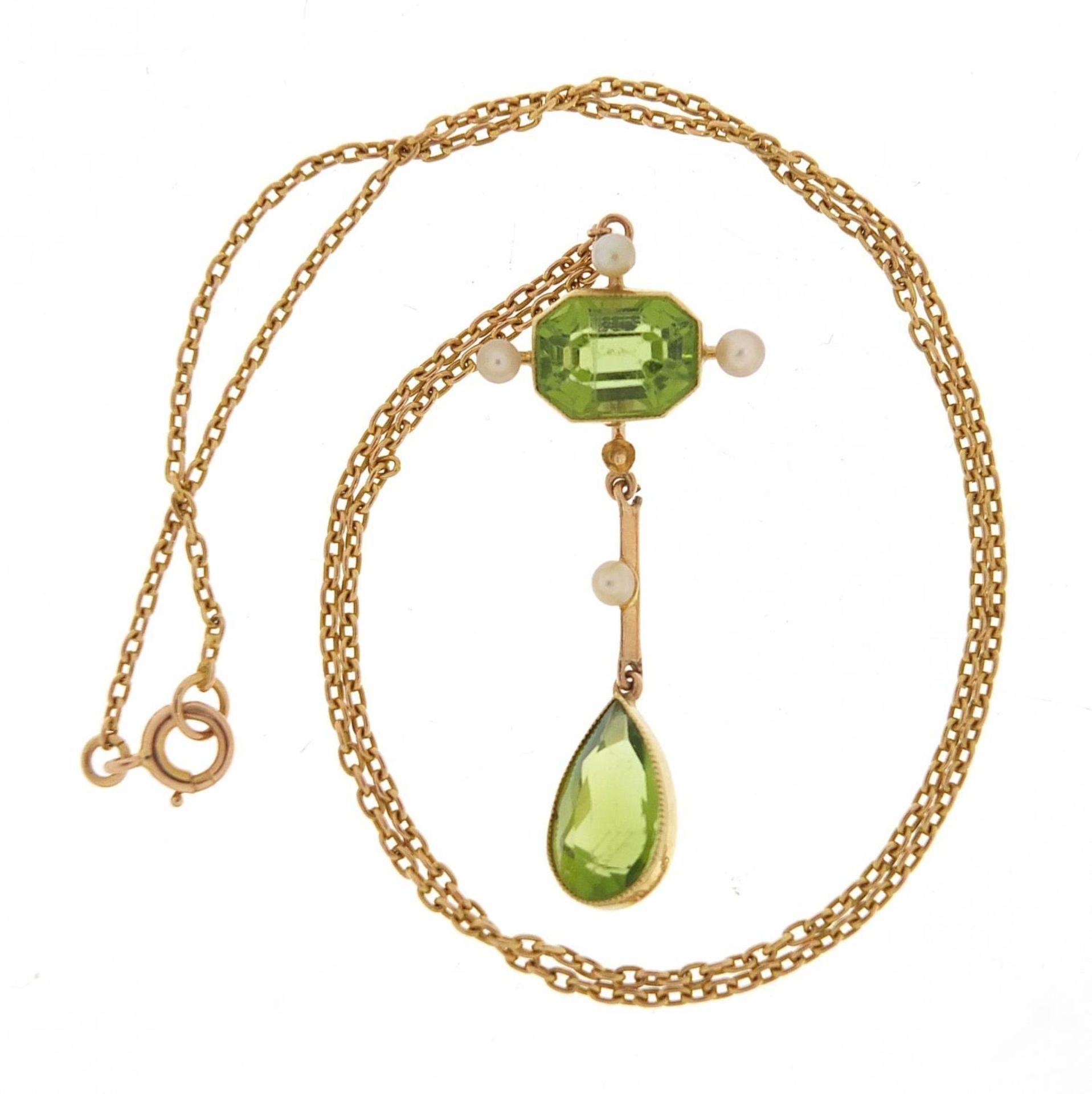 Art Nouveau 15ct gold peridot and pearl pendant necklace, 40cm in length, the pendant 4.2cm high, - Bild 2 aus 3