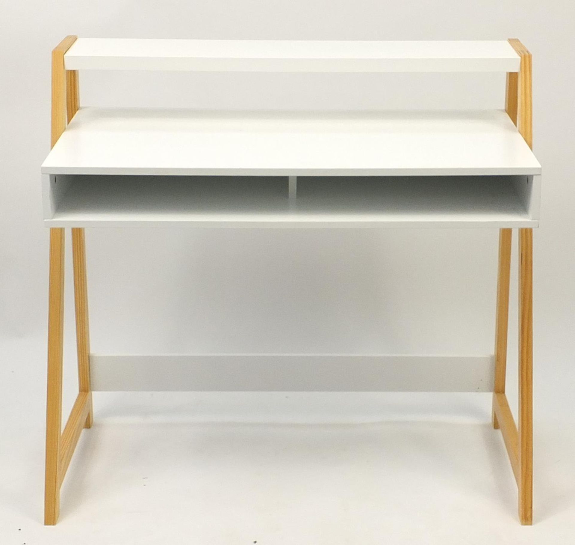 Contemporary light wood and melamine desk, 92.5cm H x 100cm W x 52cm D - Image 2 of 4
