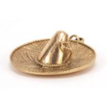 9ct gold sombrero hat pendant, 2.8cm in diameter, 7.0g