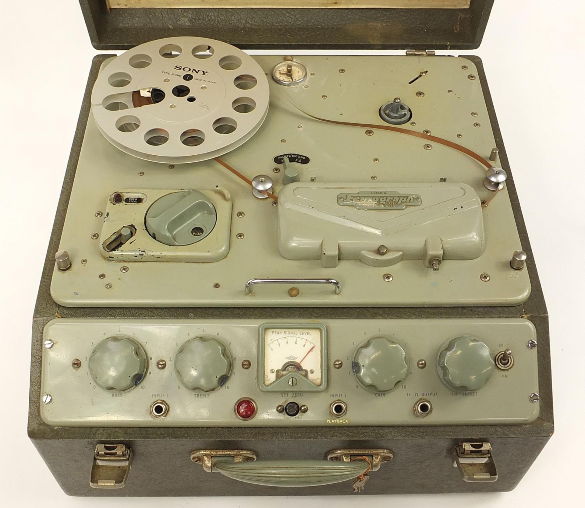 Vintage Ferrograph reel to reel tape recorder, 24.5cm H x 44cm W x 43.5cm deep when closed - Image 2 of 7