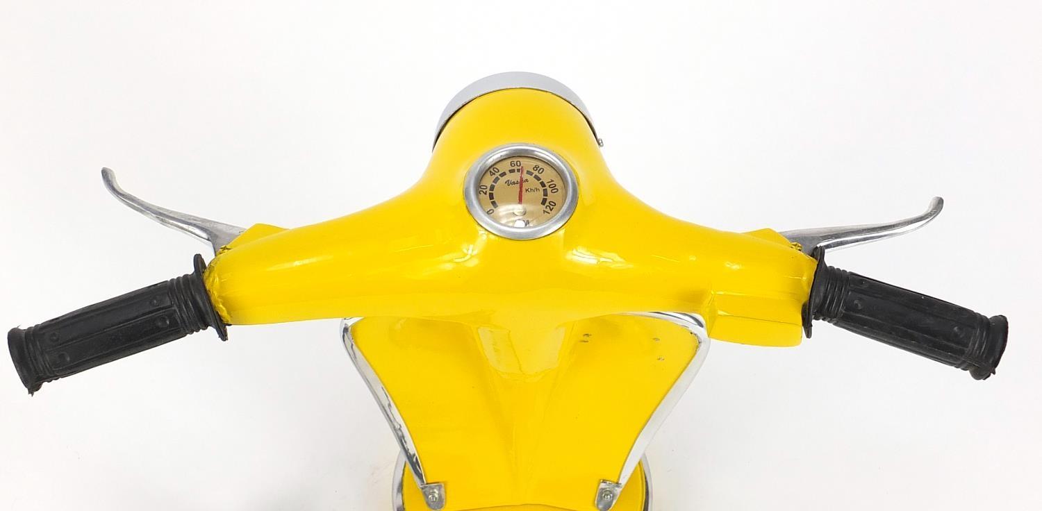 Novelty Vespa design table lamp, 34cm high - Image 3 of 3