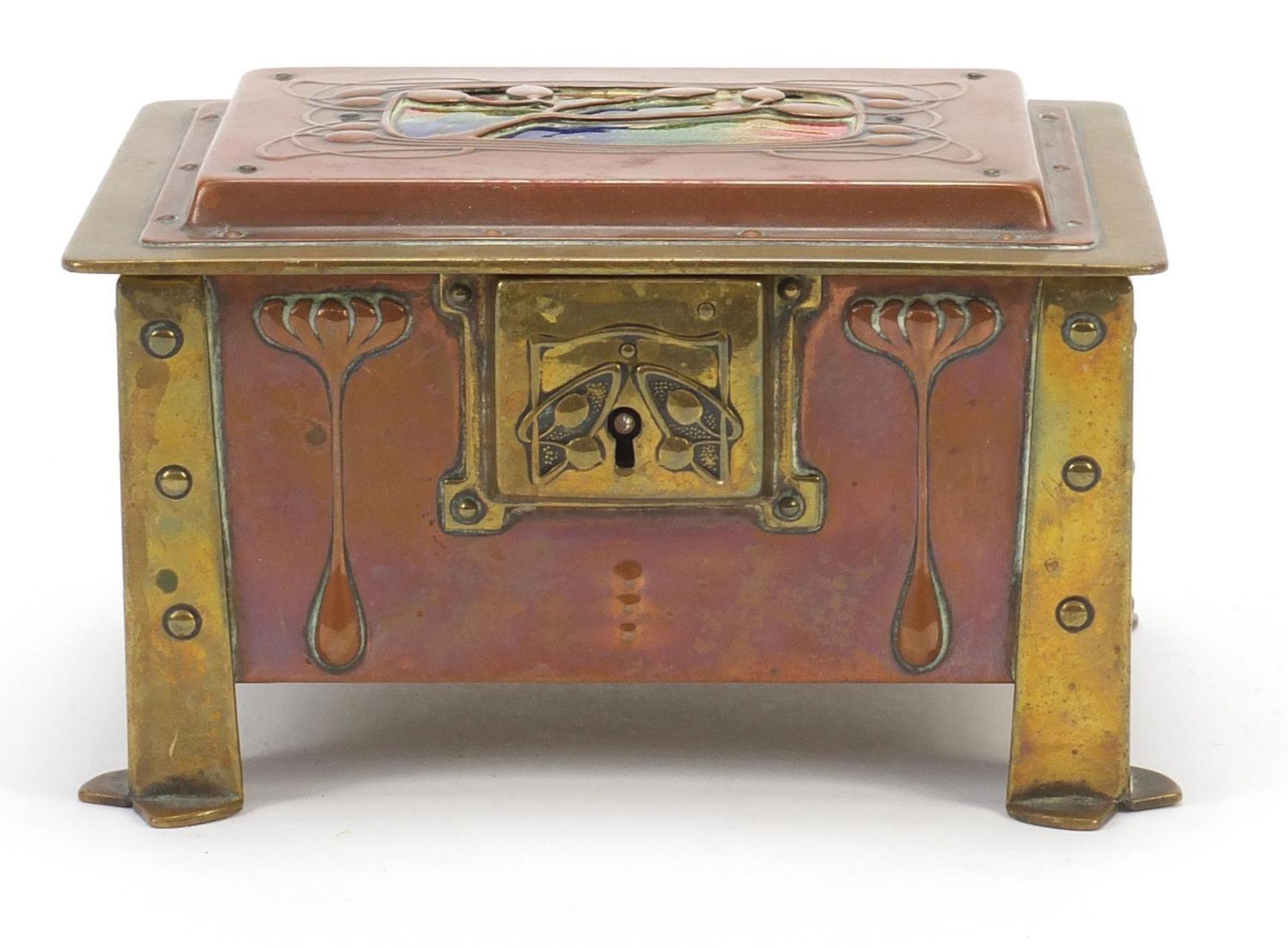 Arts & Crafts enamel, copper and brass casket with embossed floral motifs raised on four stylised - Bild 2 aus 6