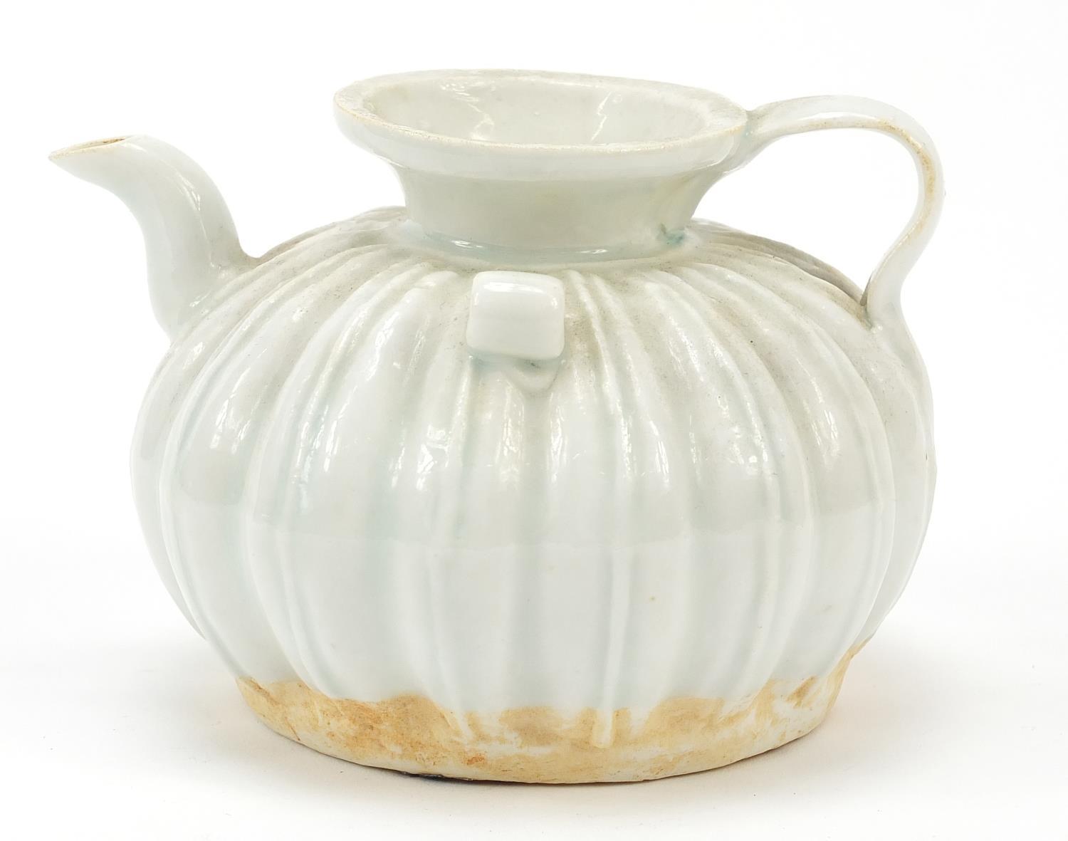 Chinese porcelain teapot having a celadon glaze, 10cm in length - Image 2 of 8