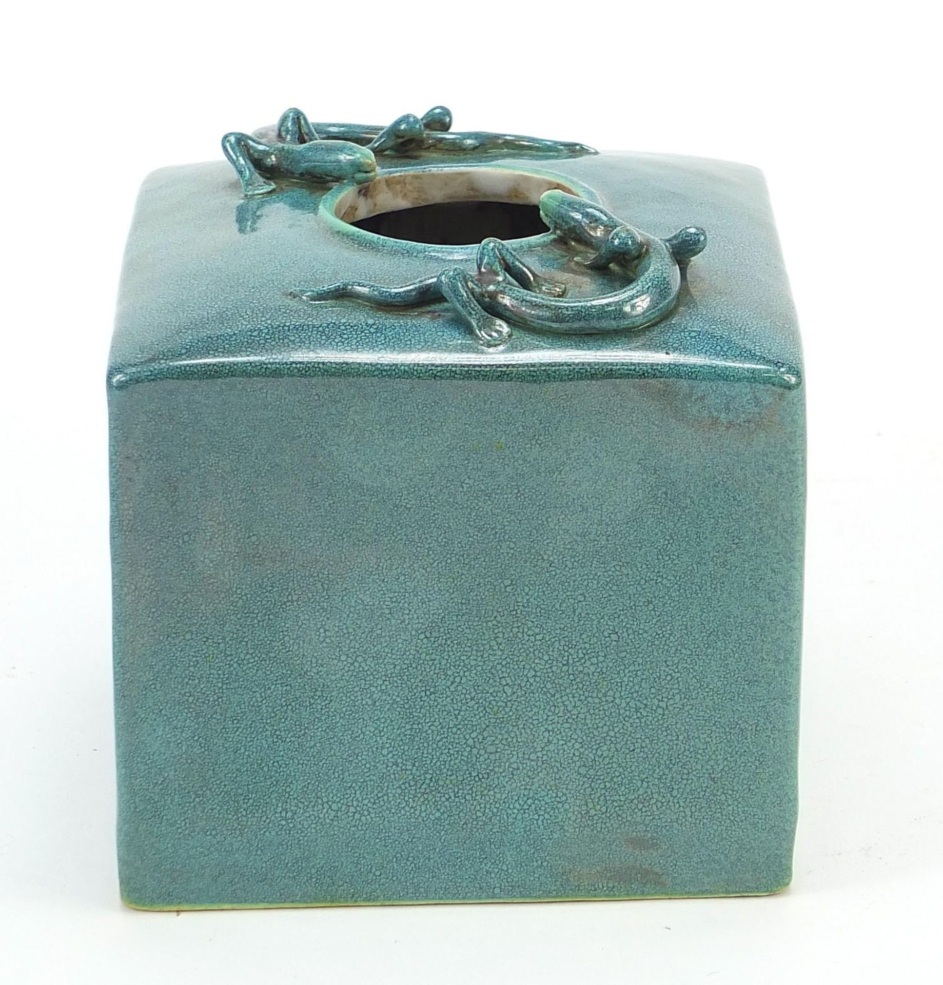 Chinese porcelain brush pot with relief lizard decoration, having a spotted turquoise glaze, 10cm - Image 2 of 7