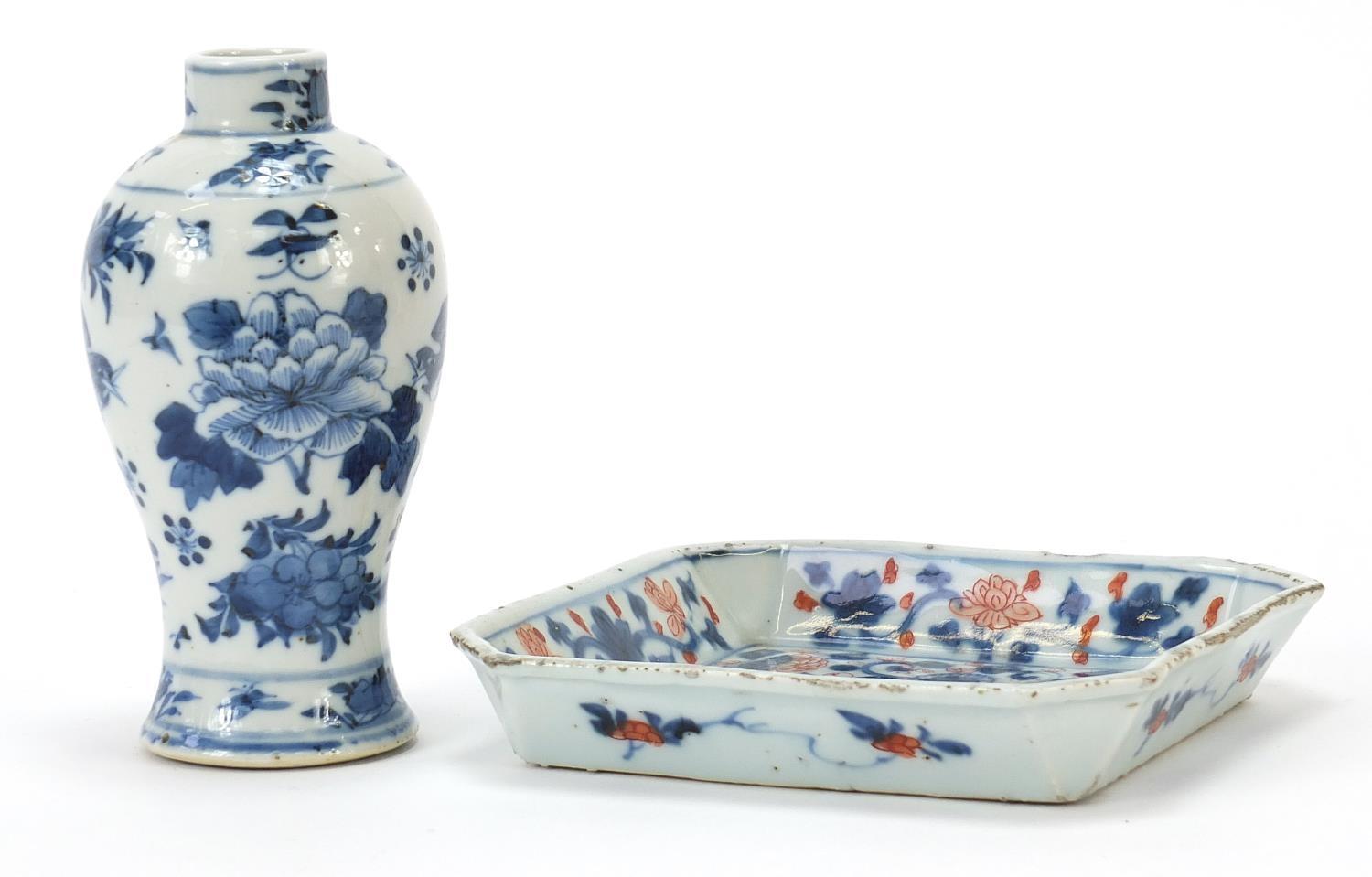 Chinese blue and white porcelain baluster vase and a square dish hand painted in the Imari palette - Image 4 of 8