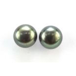 Pair of 9ct gold cultured pearl stud earrings, 7.5mm in diameter, 1.5g