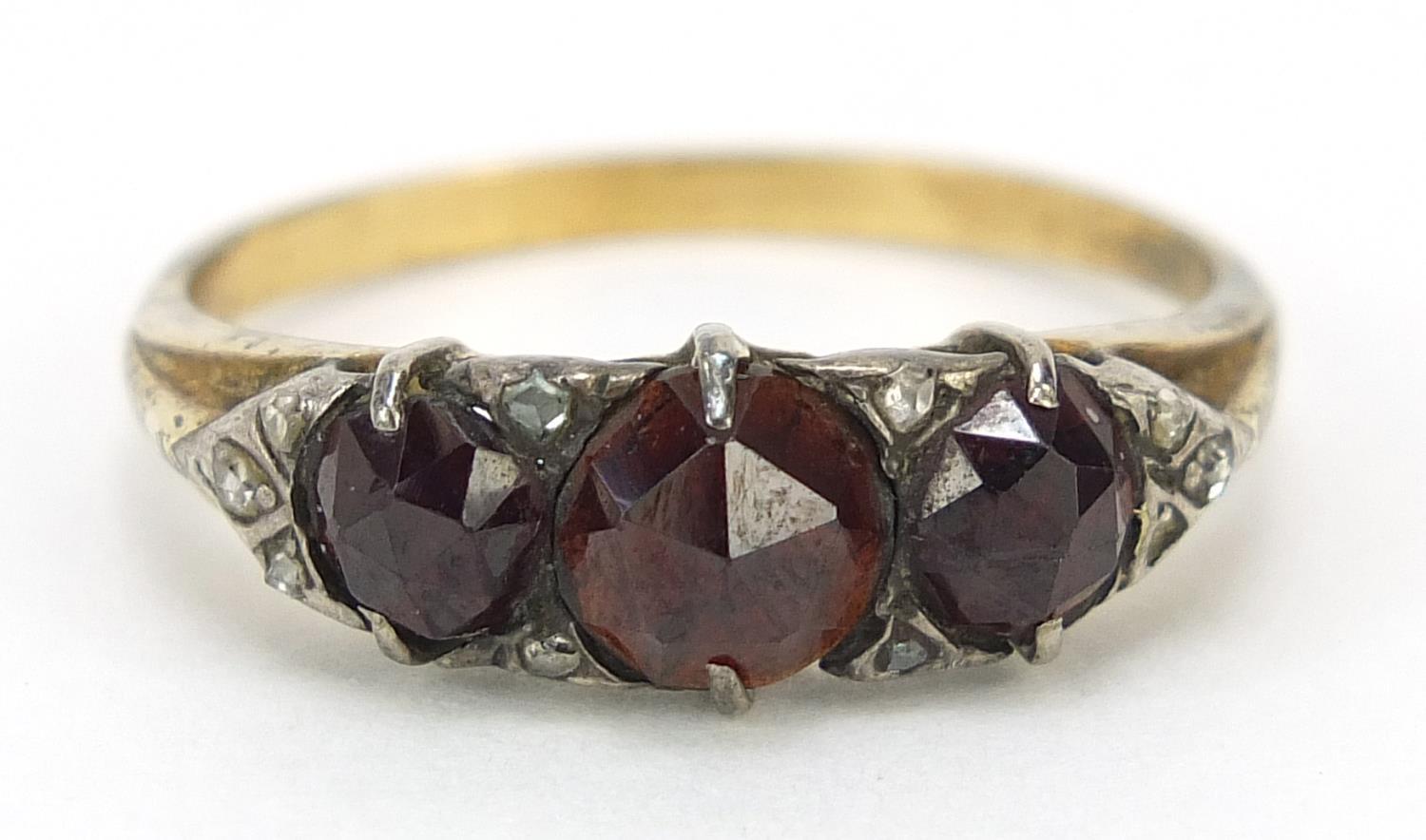 Antique 18ct gold garnet and diamond ring, size S, 4.0g