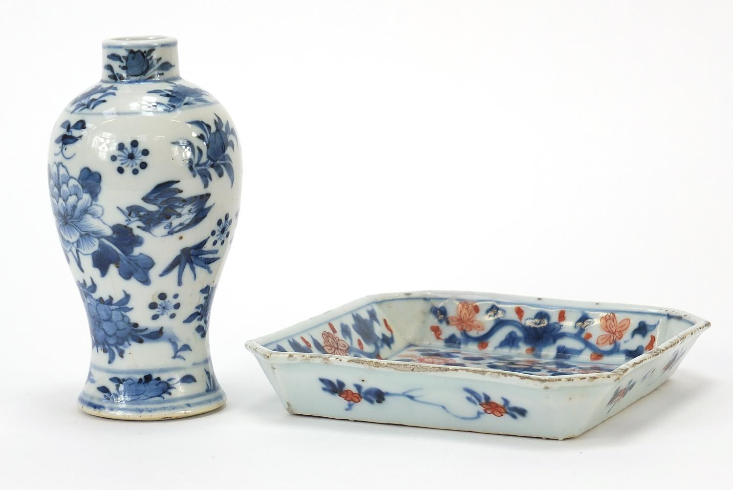 Chinese blue and white porcelain baluster vase and a square dish hand painted in the Imari palette - Image 5 of 8
