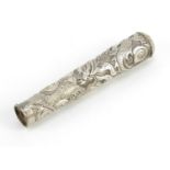 Chinese unmarked silver parasol handle embossed with dragons, 10cm in length