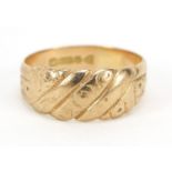 George V 9ct rose gold ring, Chester 1916, size Q, 4.0g