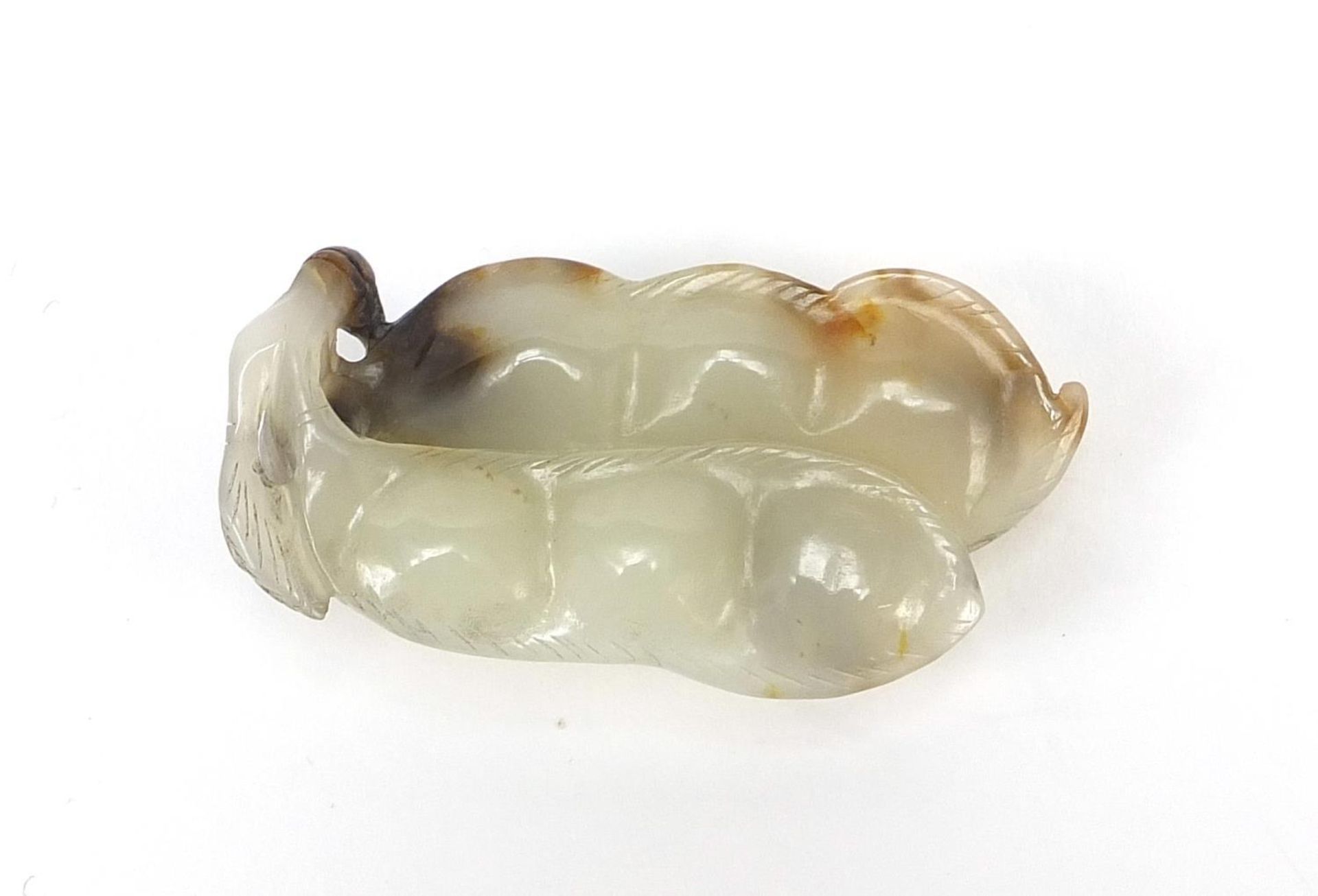 Good Chinese white and russet jade carving of two beans, 5.5cm in length - Image 7 of 7