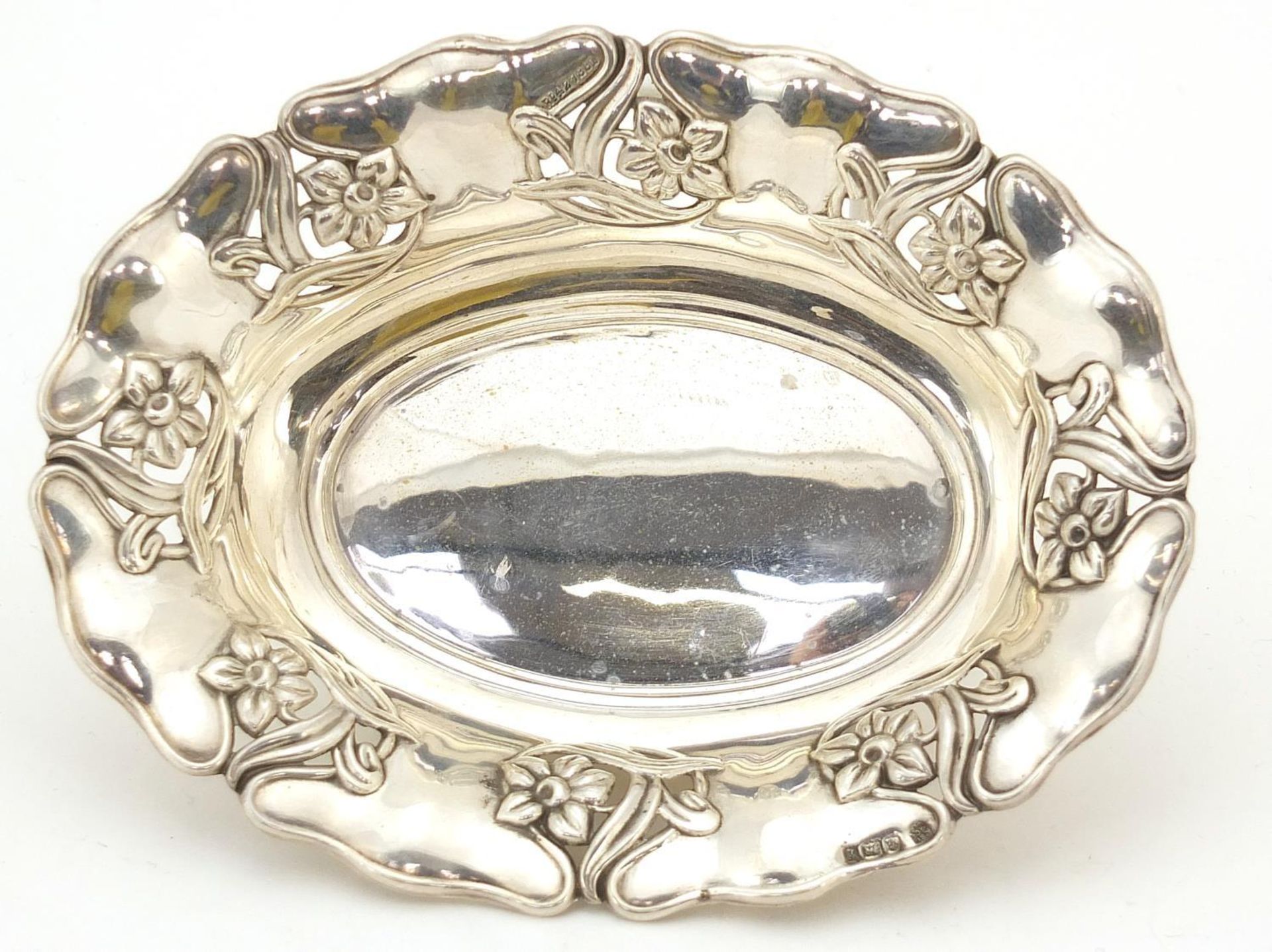 Charles S Green & Co Ltd, Art Nouveau silver dish, pierced and embossed with stylised flowers, - Image 3 of 5