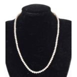 Cultured pearl necklace with 9ct gold clasp, 38cm in length, 9.8g