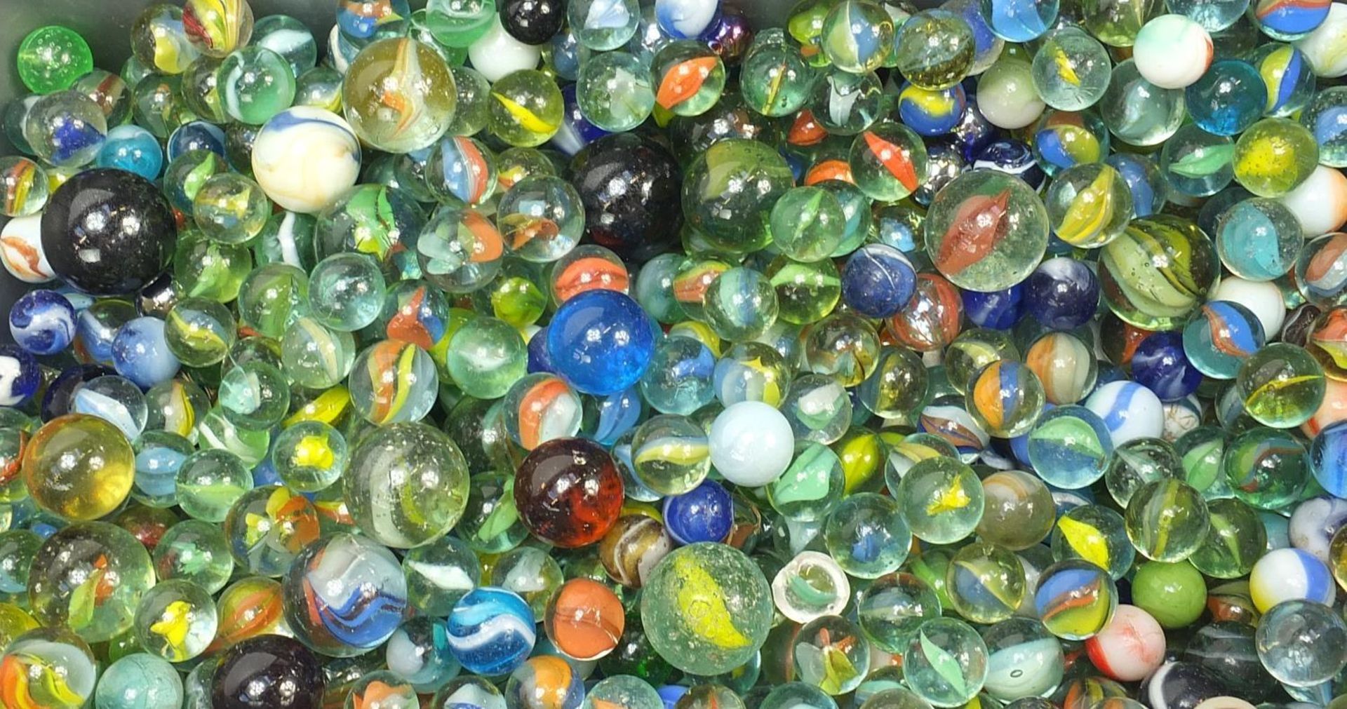 Collection of glass marbles - Image 2 of 3