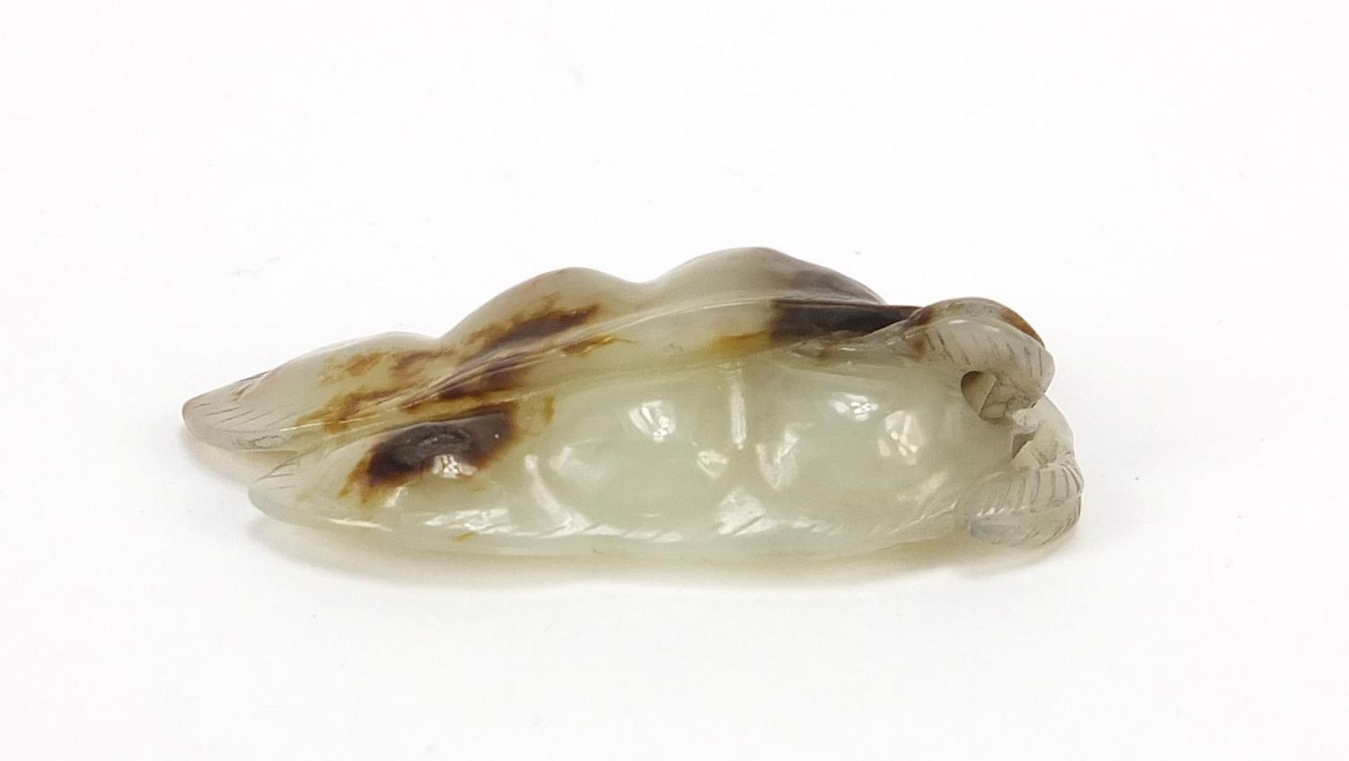 Good Chinese white and russet jade carving of two beans, 5.5cm in length - Image 2 of 7