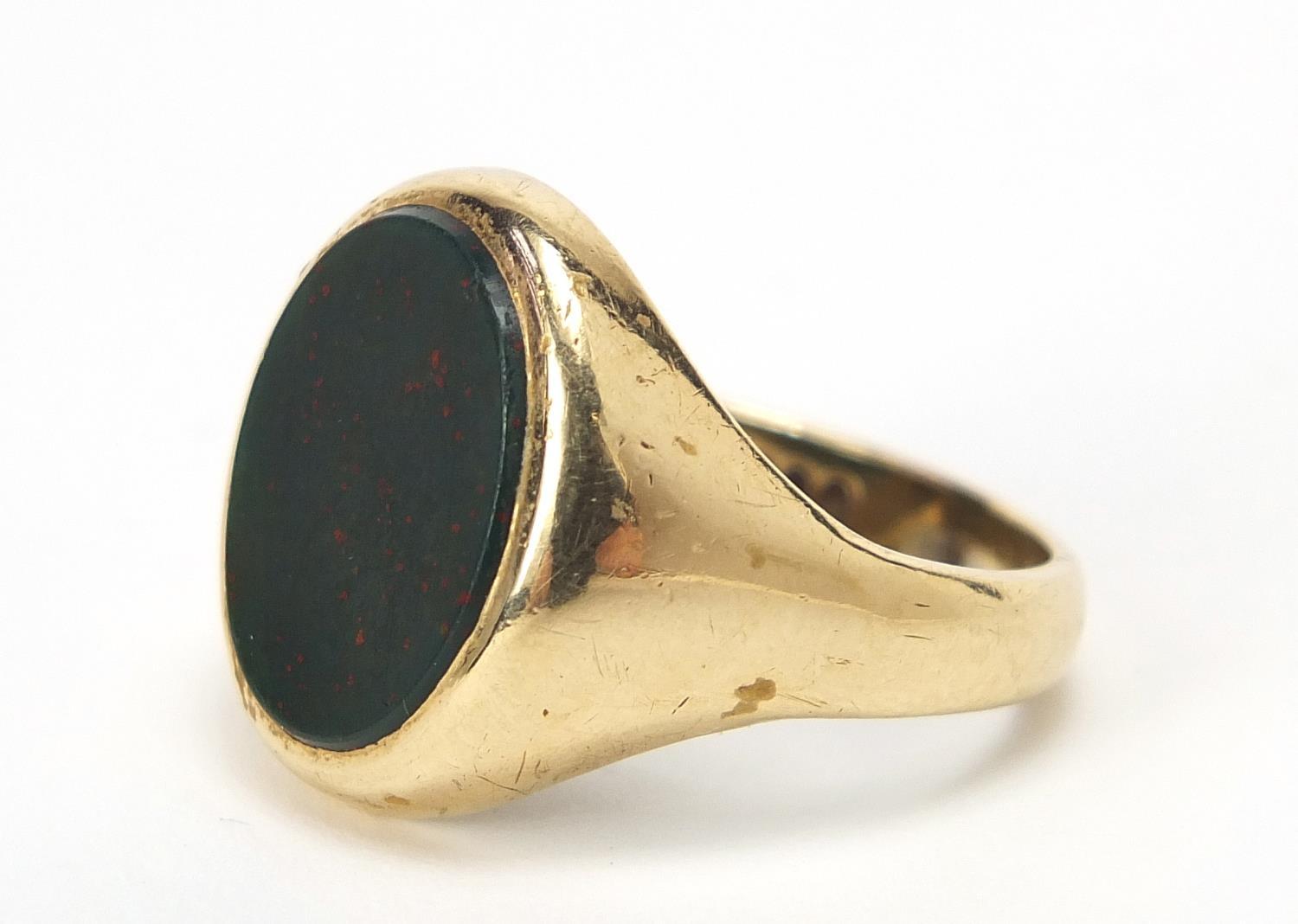 9ct gold bloodstone signet ring, size R, 5.9g - Image 2 of 5