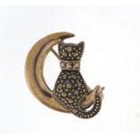 Silver marcasite cat on the moon brooch, 1.2cm high, 4.1g