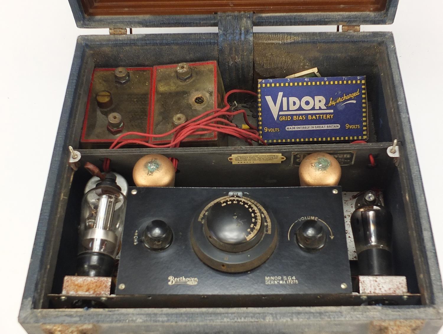 Vintage Beethoven radio with original Vidor battery, 23.5cm H x 35cm W x 33cm D - Image 4 of 7