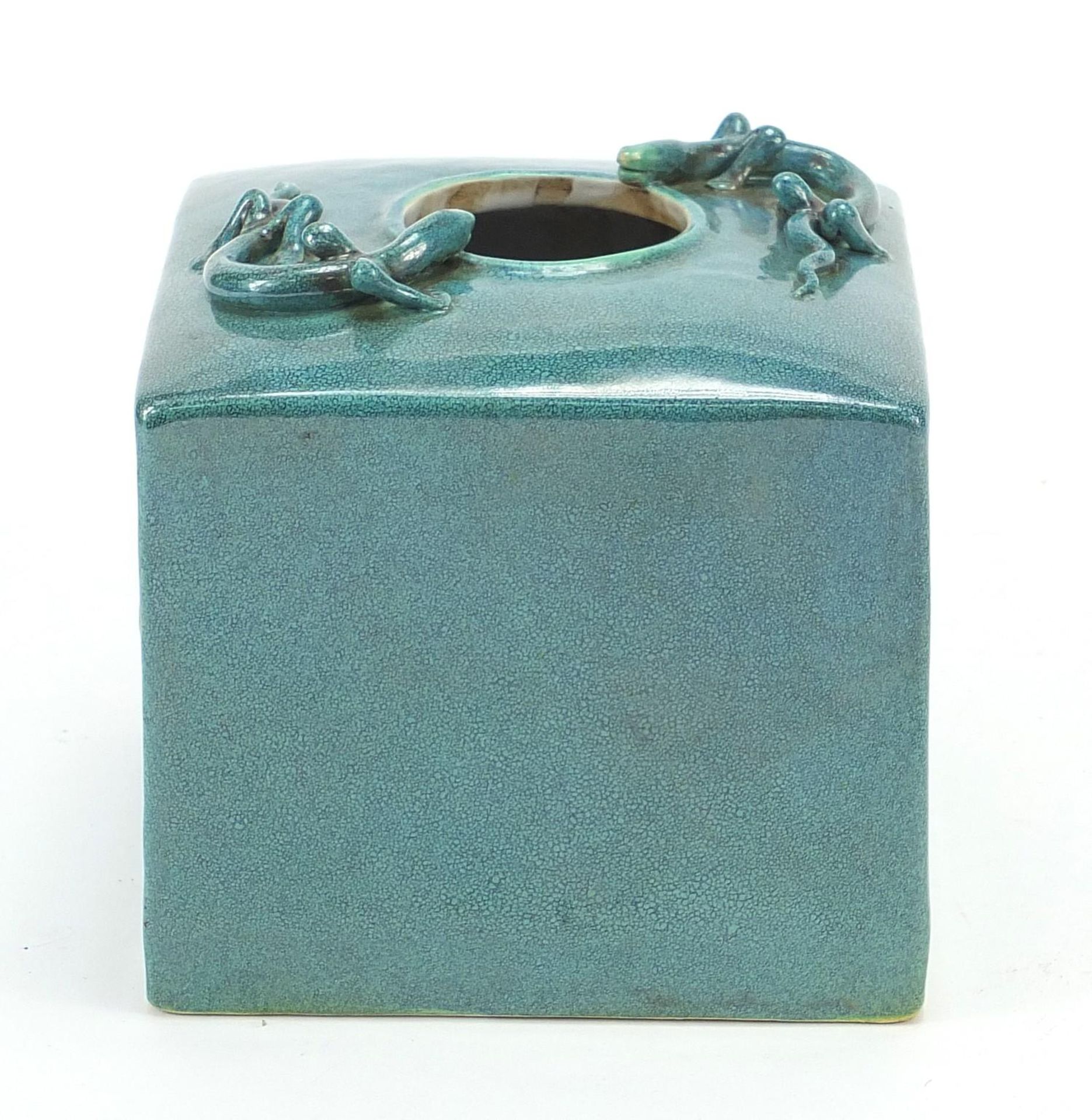 Chinese porcelain brush pot with relief lizard decoration, having a spotted turquoise glaze, 10cm - Image 3 of 7