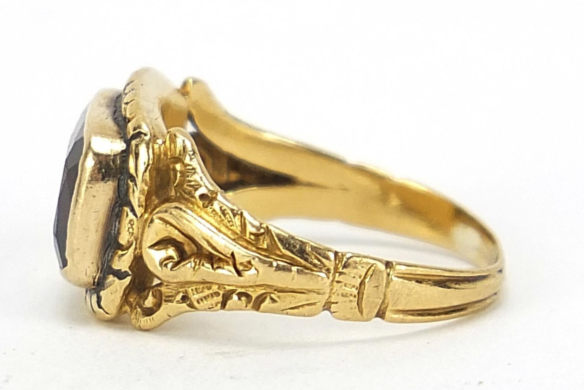 Georgian gold garnet ring with ornate setting, London 1824, size K, 3.2g : - Image 3 of 5