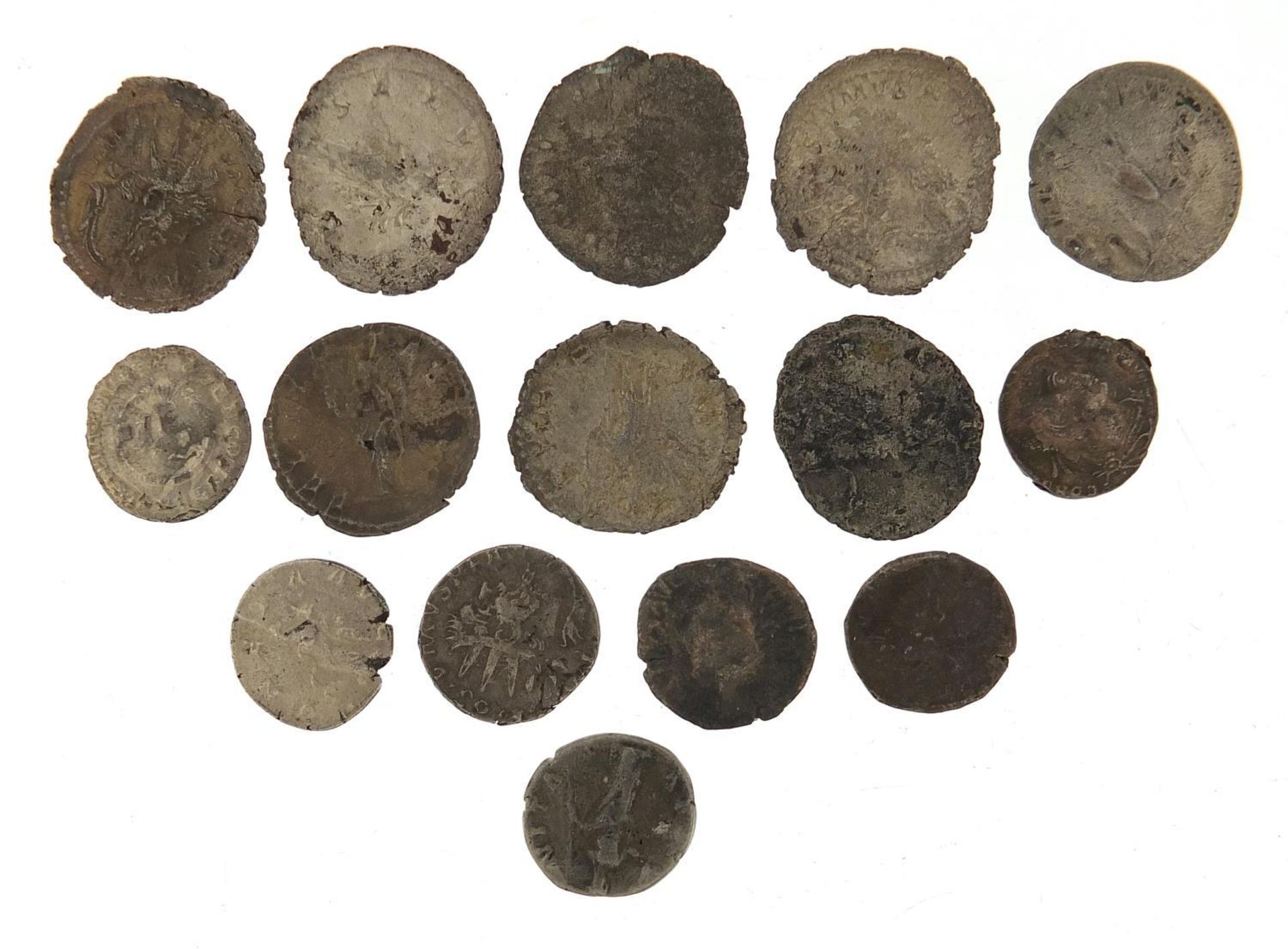 Fifteen Roman coins including denarii, the largest each approximately 2.5cm in diameter, 45.8g : - Bild 4 aus 4