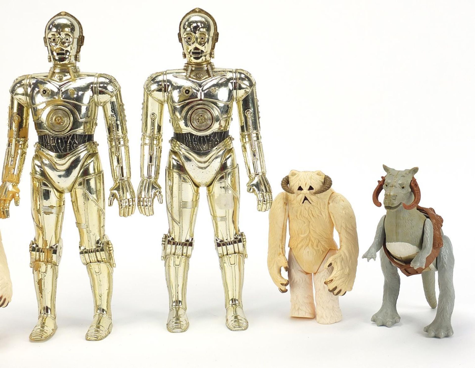 Six large vintage Star Wars action figures including two gold C-3PO, 31.5cm high : - Bild 3 aus 6