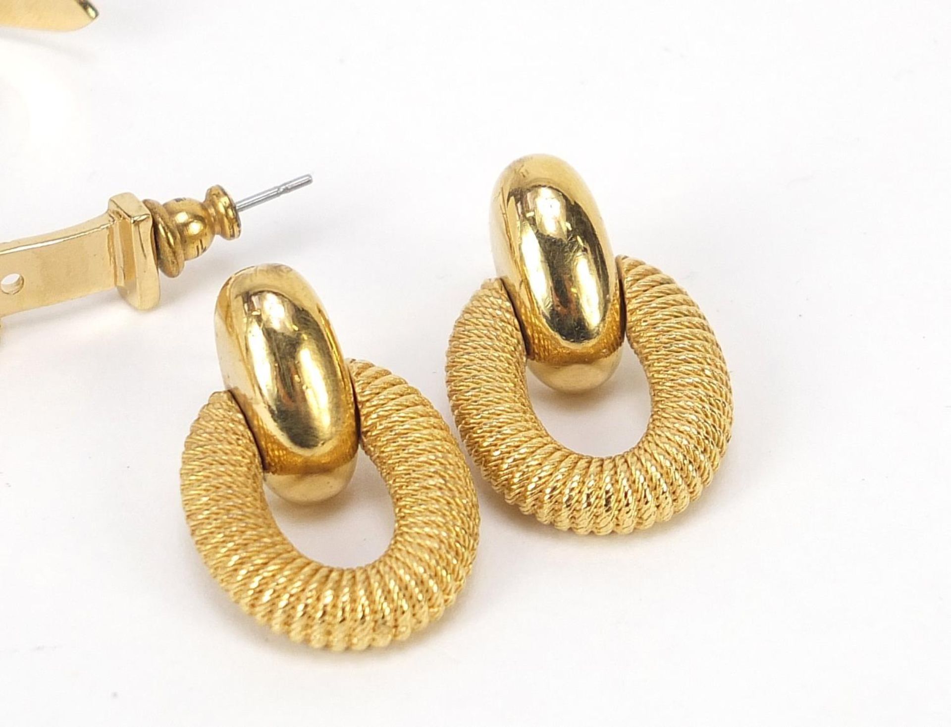 Two pairs of designer earrings by Burberrys and Karen Millen, 3.5cm and 2.5cm high : - Image 3 of 6