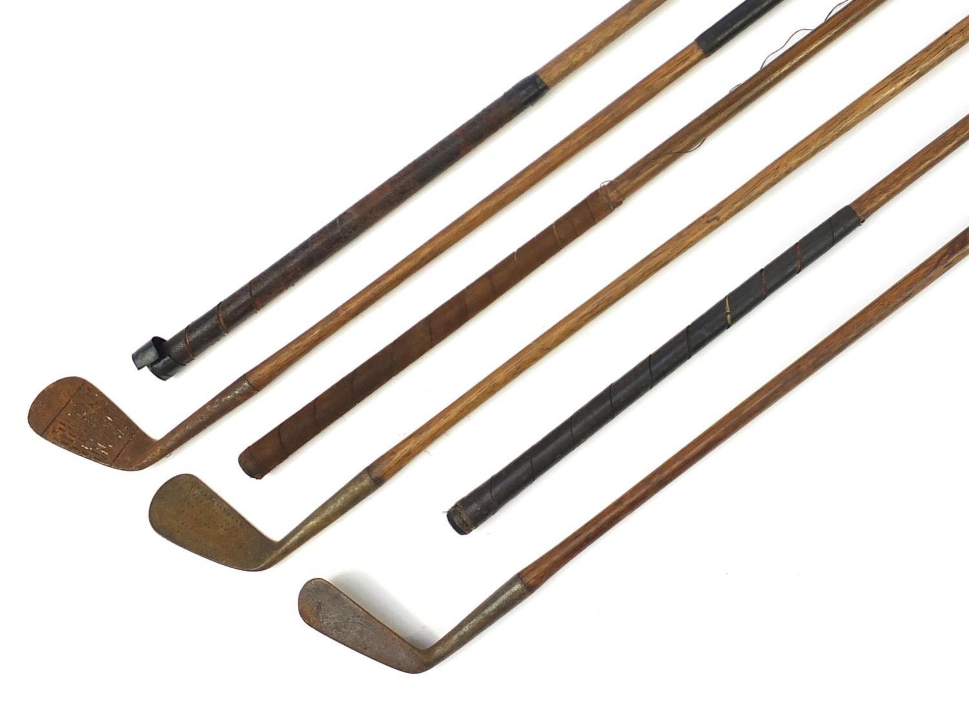Six wooden shafted putters including T Tait St Andrews Mashie, H C Parse and Bob Munro Special : - Bild 6 aus 8