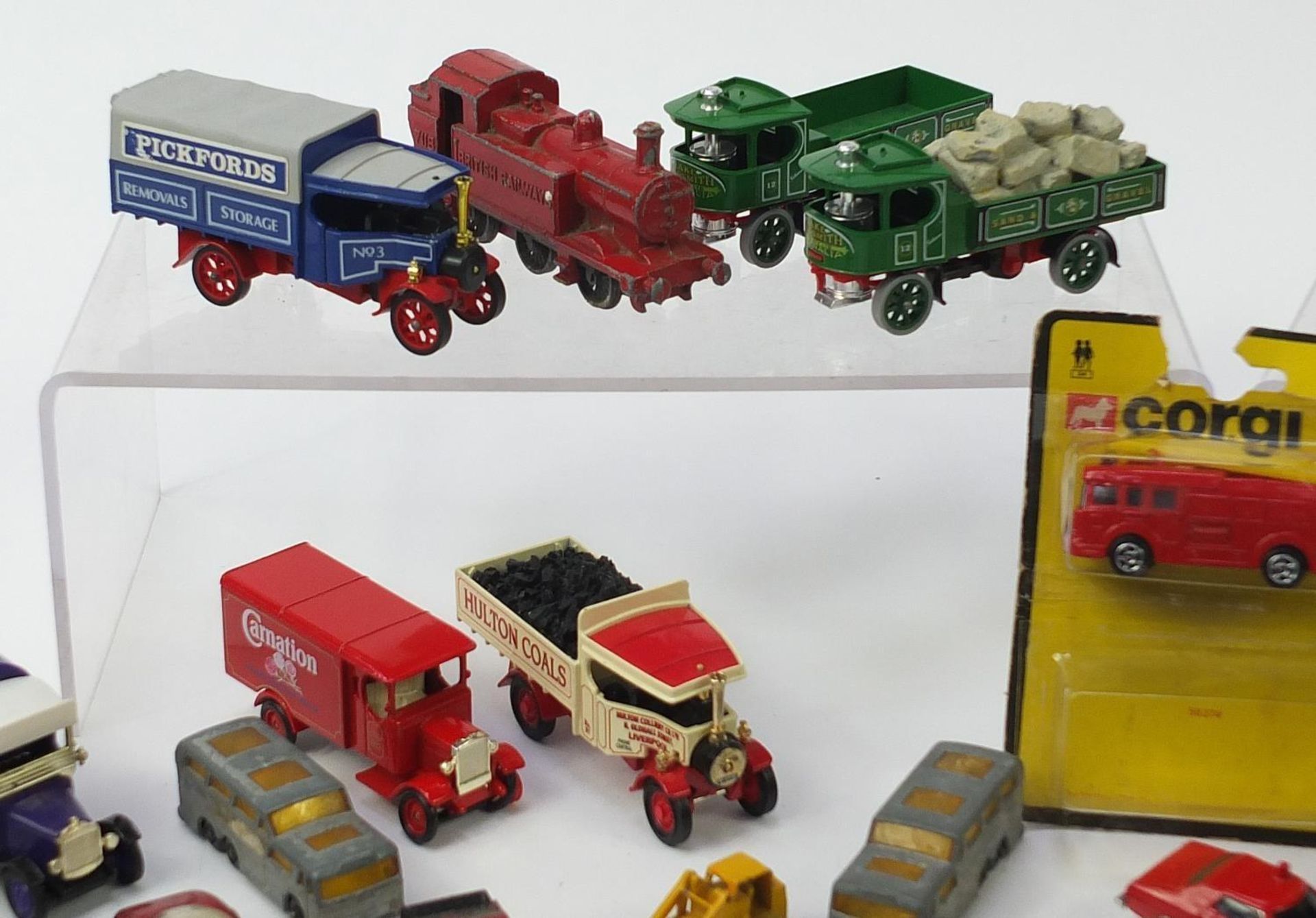 Vintage and later die cast and lead vehicles and animals including Dinky and Corgi : - Bild 6 aus 6
