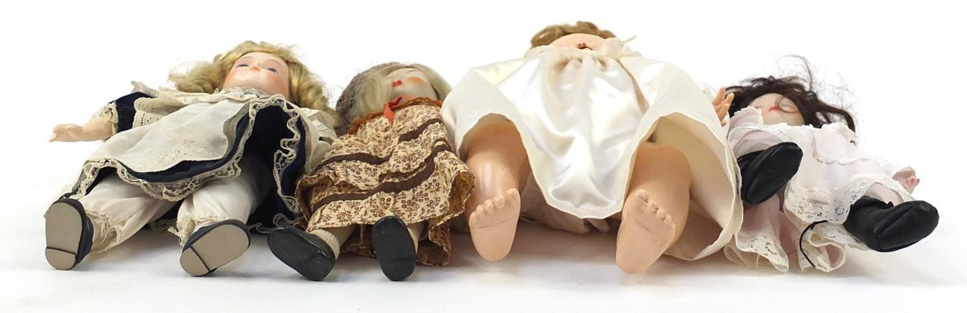 Four vintage and later dolls including three with porcelain heads : - Image 5 of 6