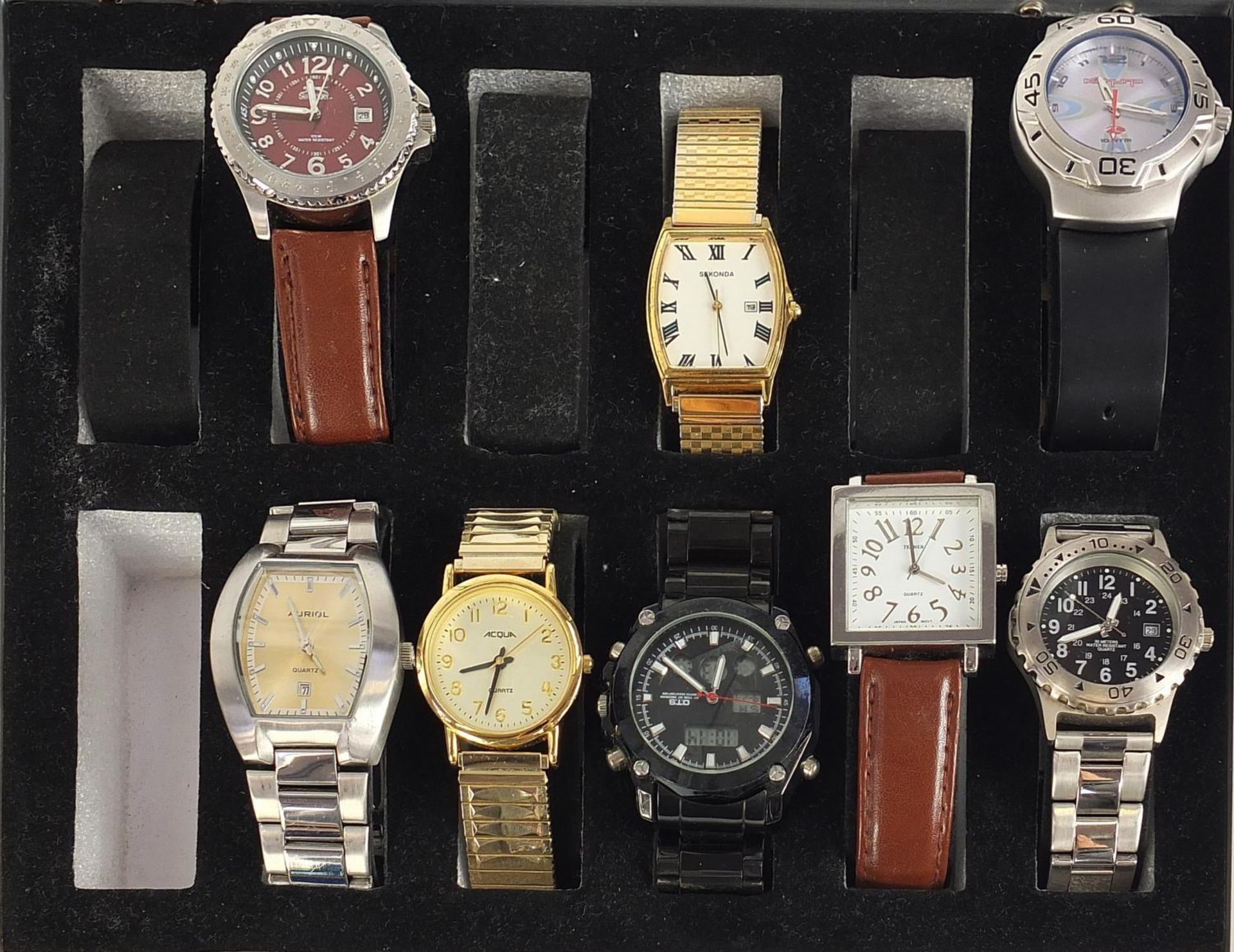 Twenty vintage and later gentlemen's wristwatches including Accurist, Lorus and Sekonda housed in - Image 3 of 7