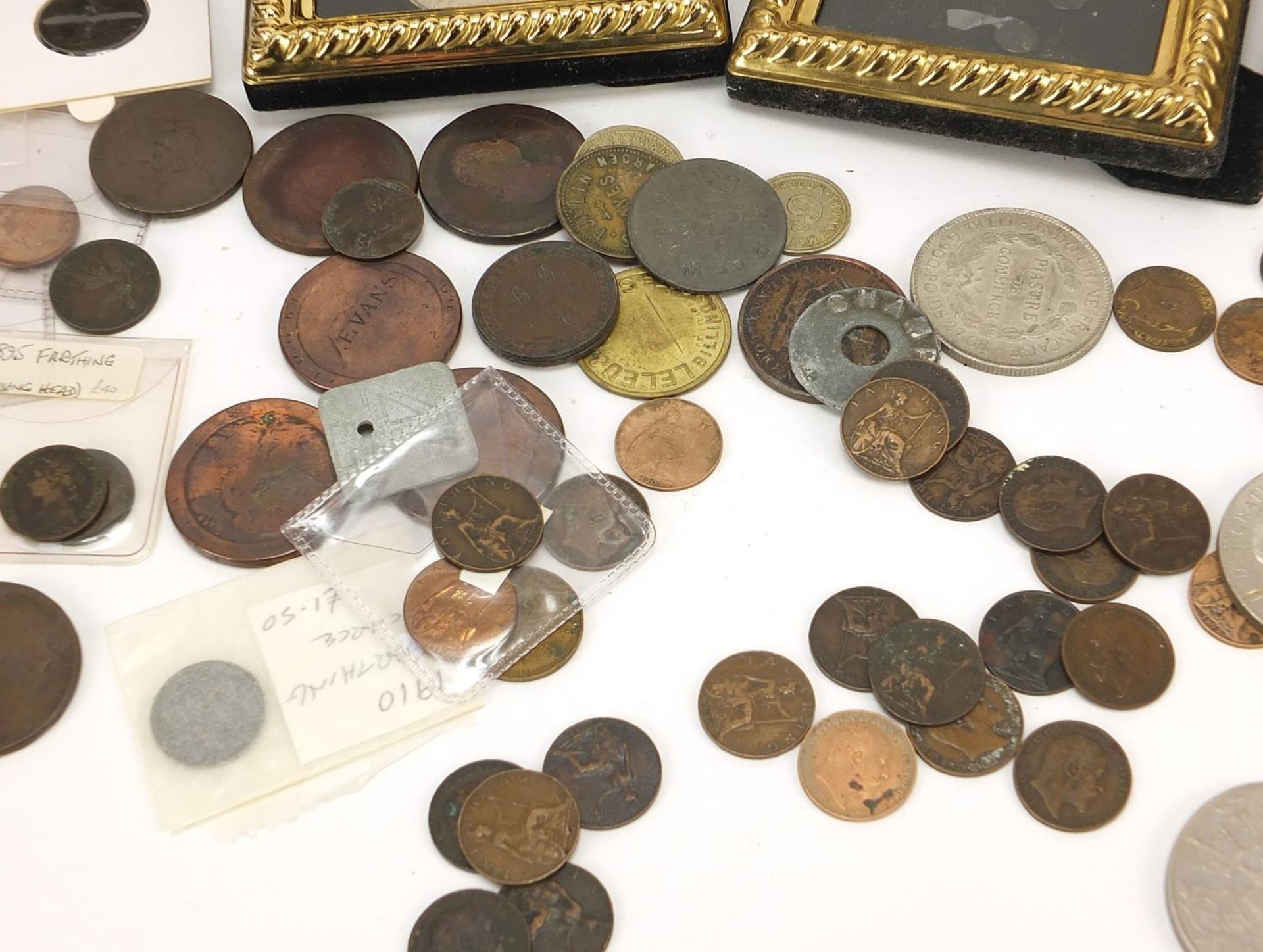 Antique and later British and world coinage including Chinese cash coin, George II 1730 farthing and - Bild 3 aus 7